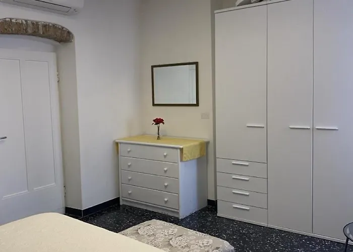 Casa Dante - *